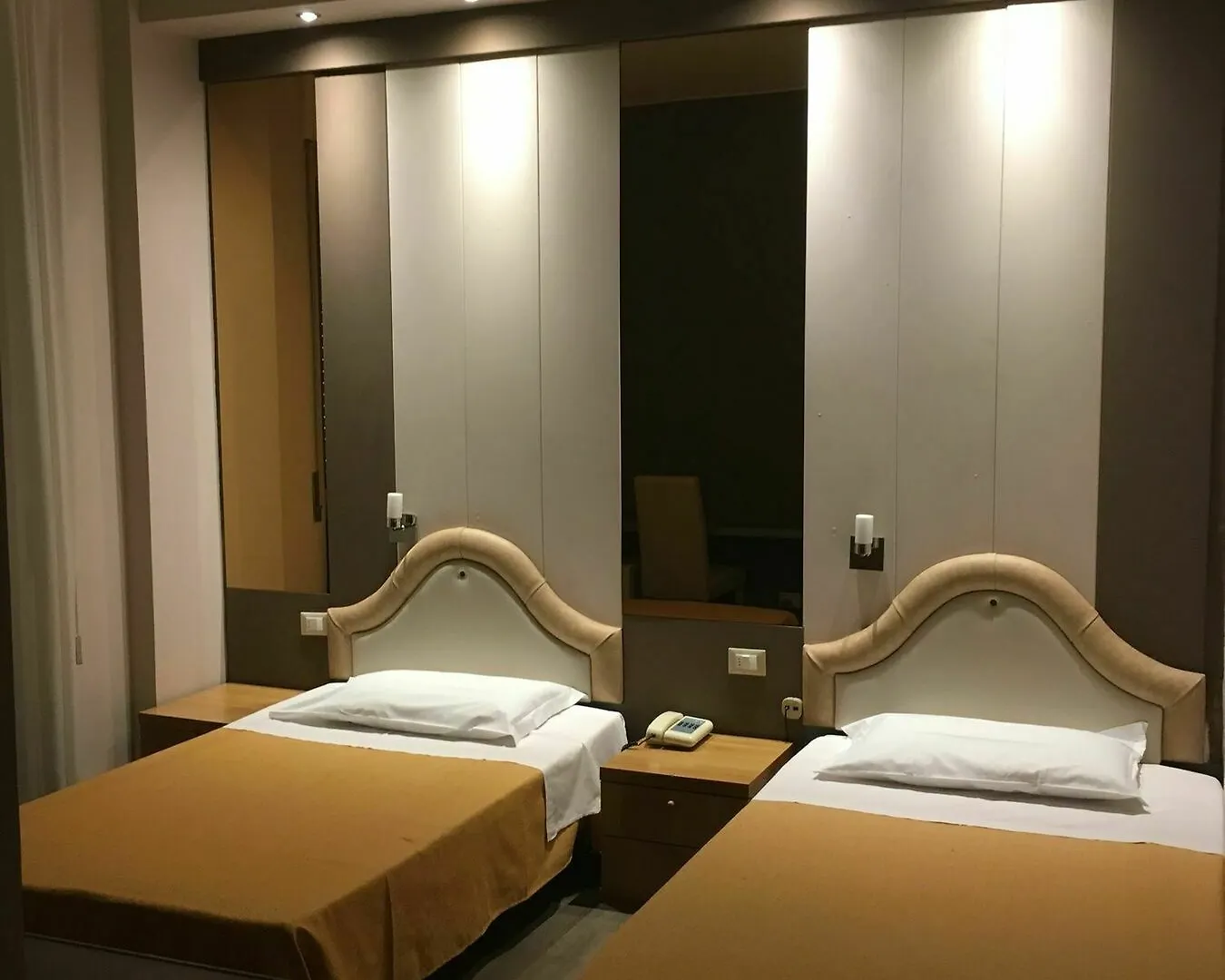 Hotel Europa Parking Livorno 3*,